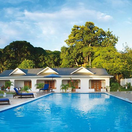 Britannia Hotel Grand Anse  Esterno foto