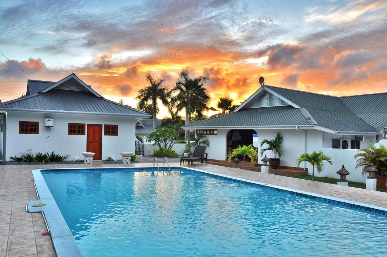 Britannia Hotel Grand Anse  Esterno foto