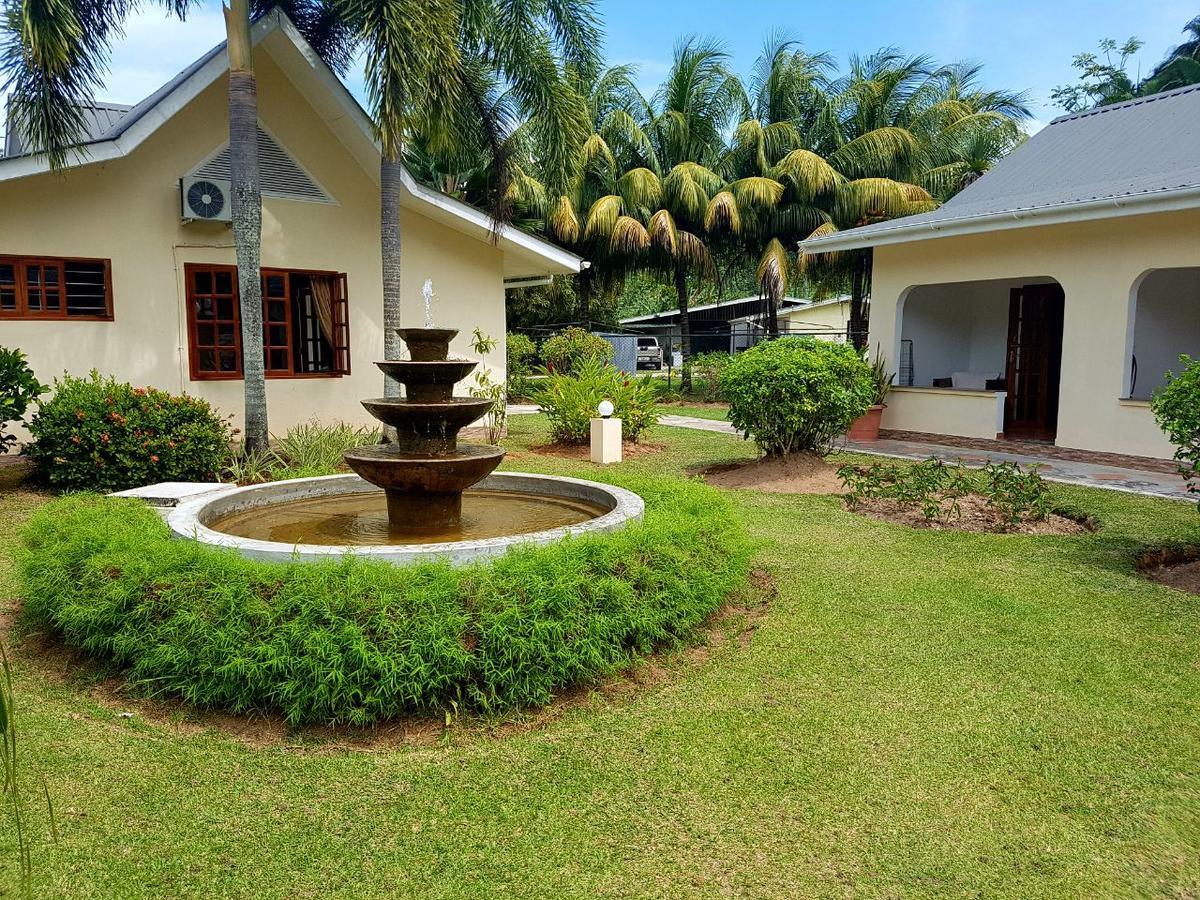 Britannia Hotel Grand Anse  Esterno foto