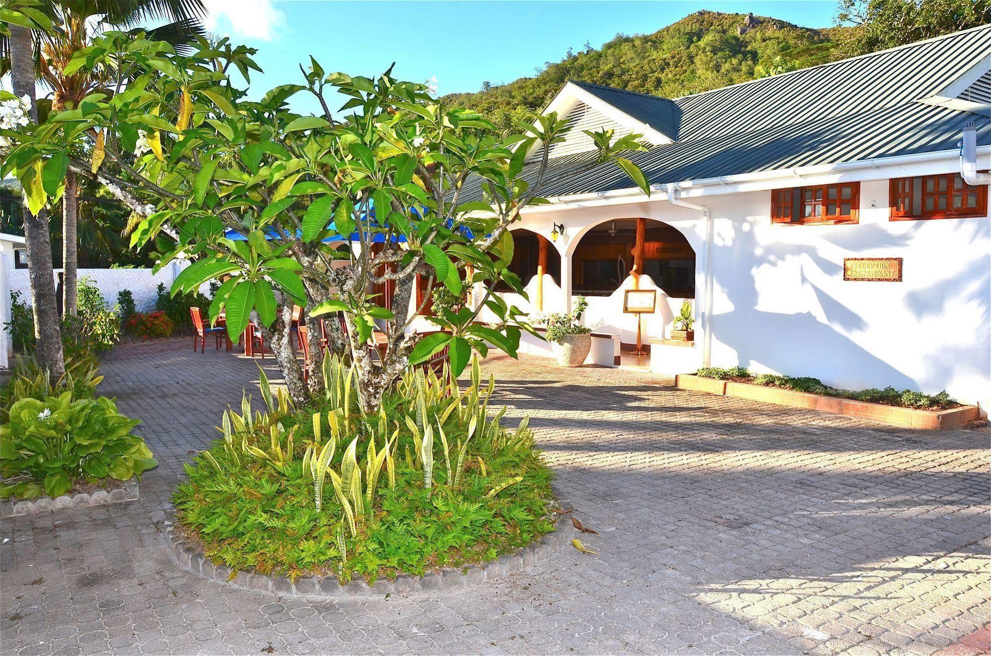Britannia Hotel Grand Anse  Esterno foto