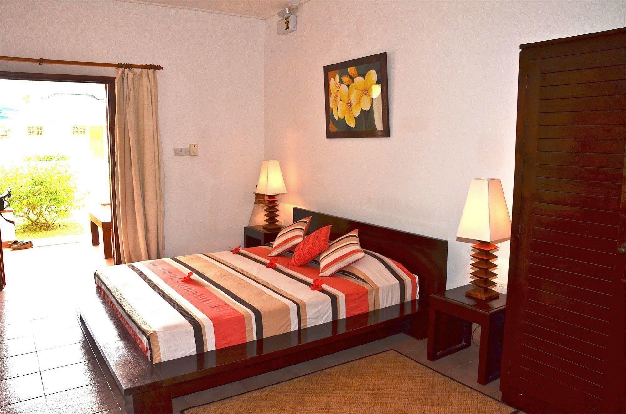 Britannia Hotel Grand Anse  Esterno foto